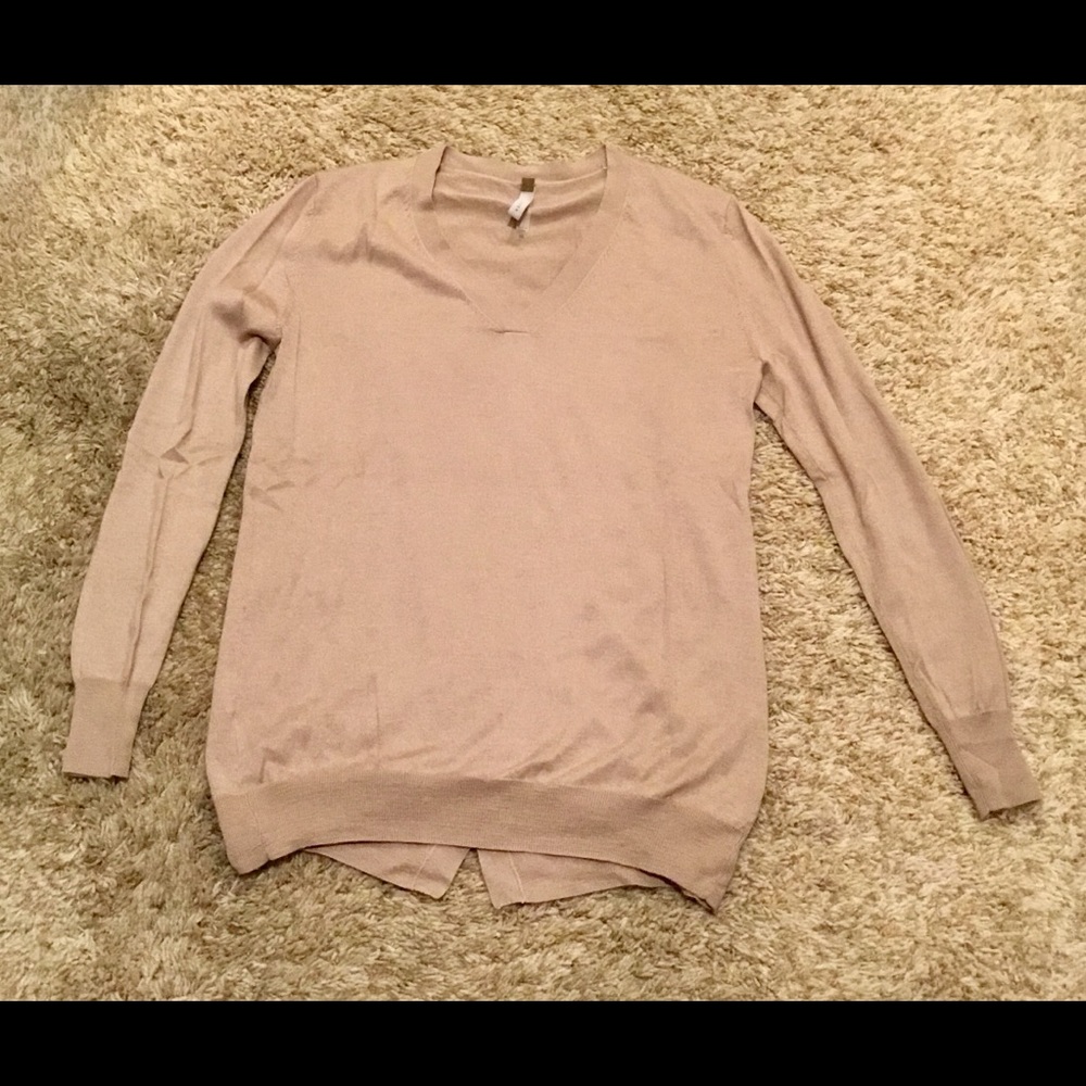 New Soyer dusty rose back vent top sweater Sz xs